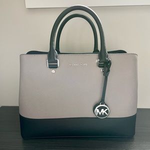 Michael Kors Leather Marilyn style handbag